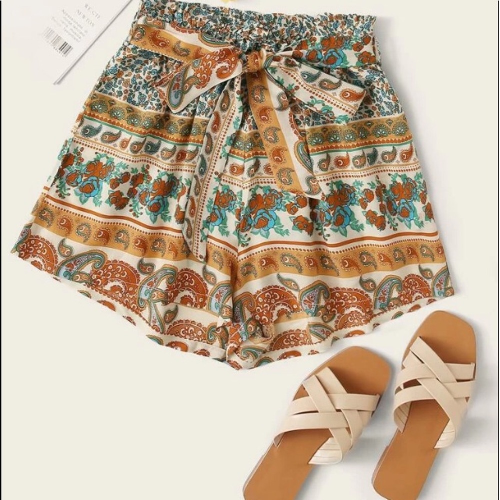 SHEIN Boho floral/paisley belted shorts XL NWT